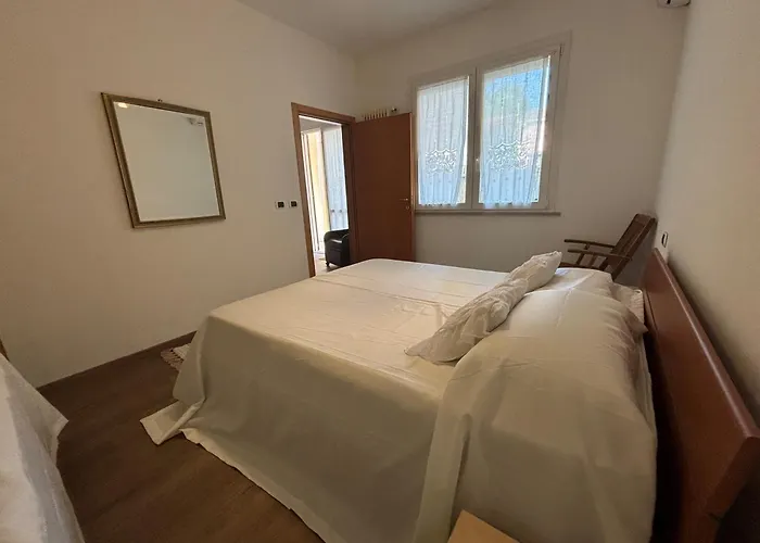 Lägenhet Cn021 - Cesenatico, Bilocale Con Corte In Posizione